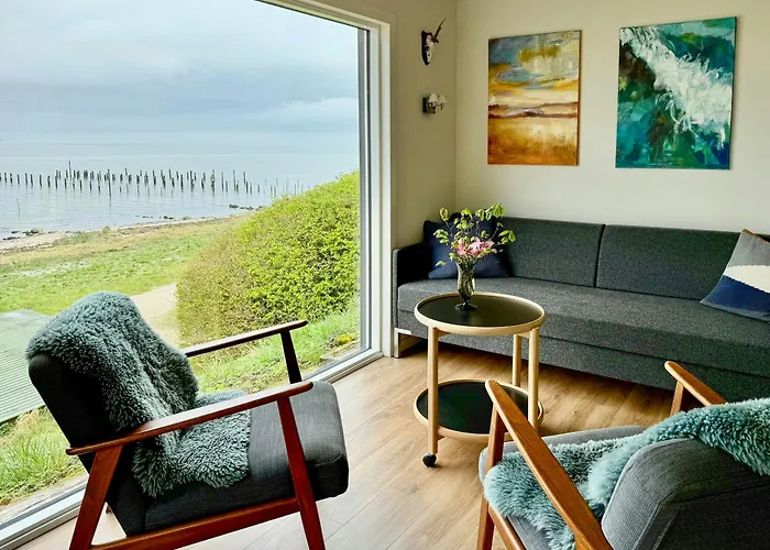 Holiday Home With Panoramic Views At Anslet Beach *